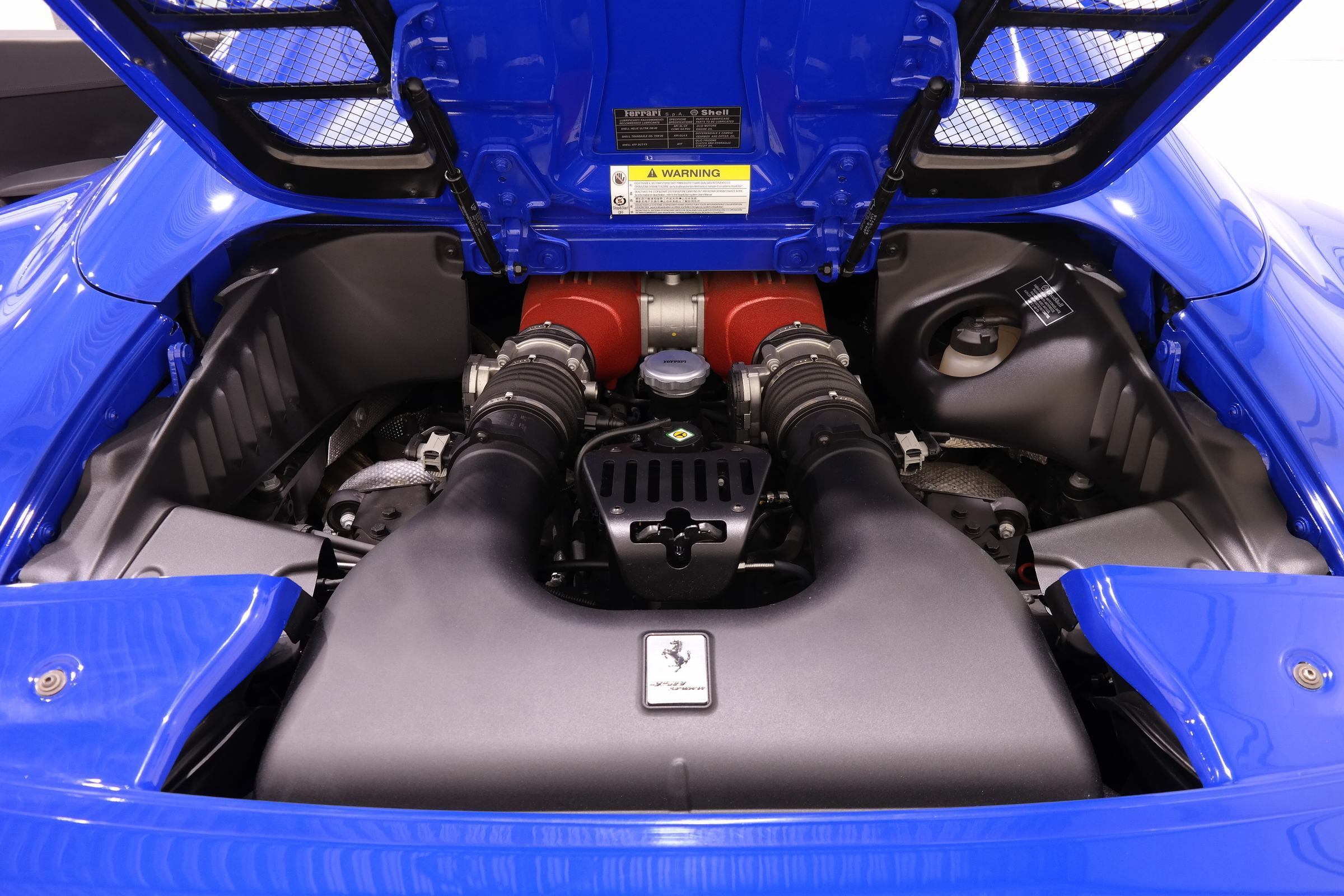Уникальный Ferrari 458 Spider цвета Bugatti Blue 